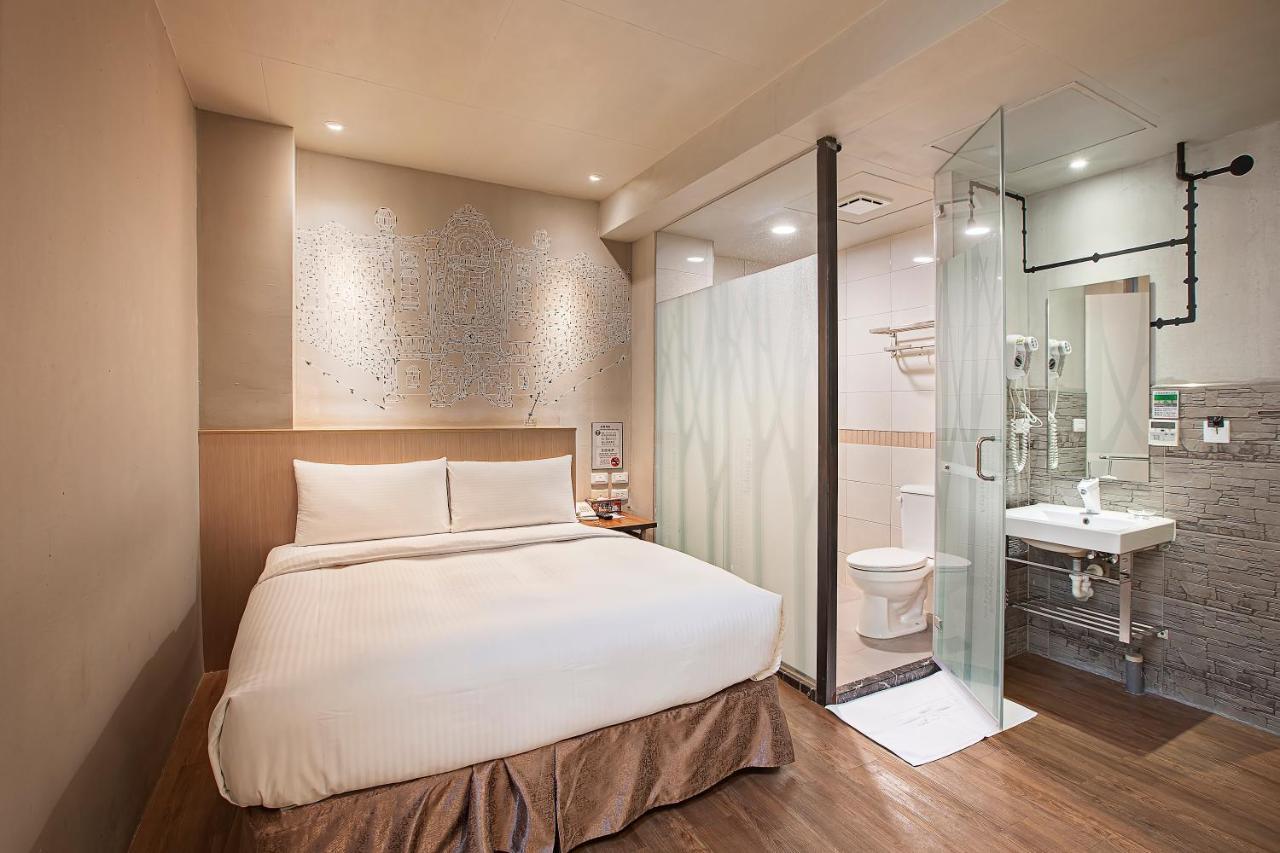 Tourism Inn Тайнань Экстерьер фото