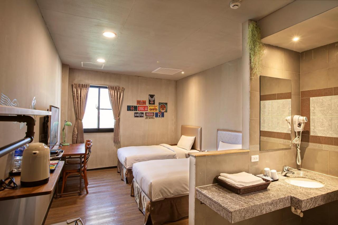 Tourism Inn Тайнань Экстерьер фото