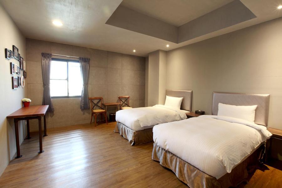 Tourism Inn Тайнань Экстерьер фото