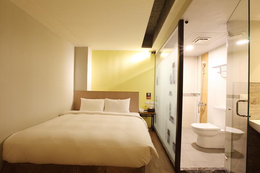 Tourism Inn Тайнань Экстерьер фото