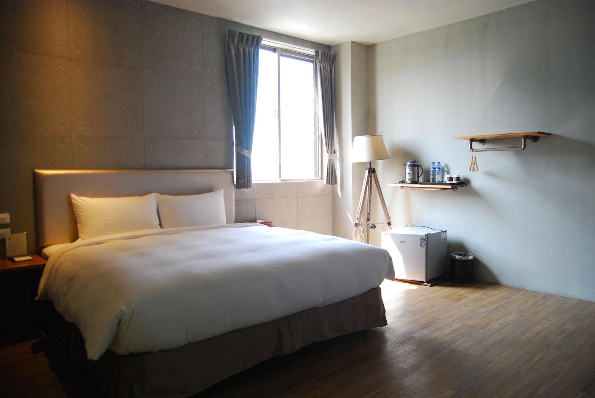 Tourism Inn Тайнань Экстерьер фото