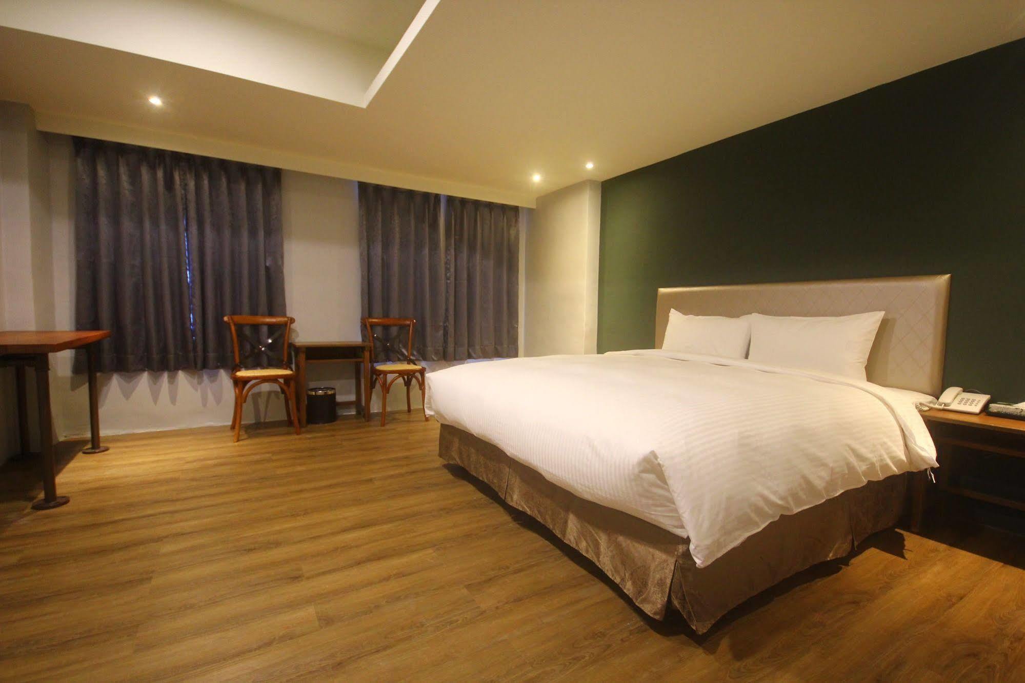 Tourism Inn Тайнань Экстерьер фото